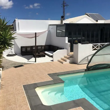 Los 5 Elementos Lanzarote Couette-café Güime